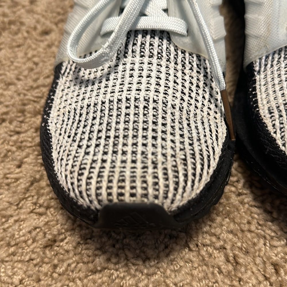 Adidas Boost - Picture 2 of 8